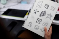 Bedrijfslogo laten maken? Zelf maken is goedkoper!